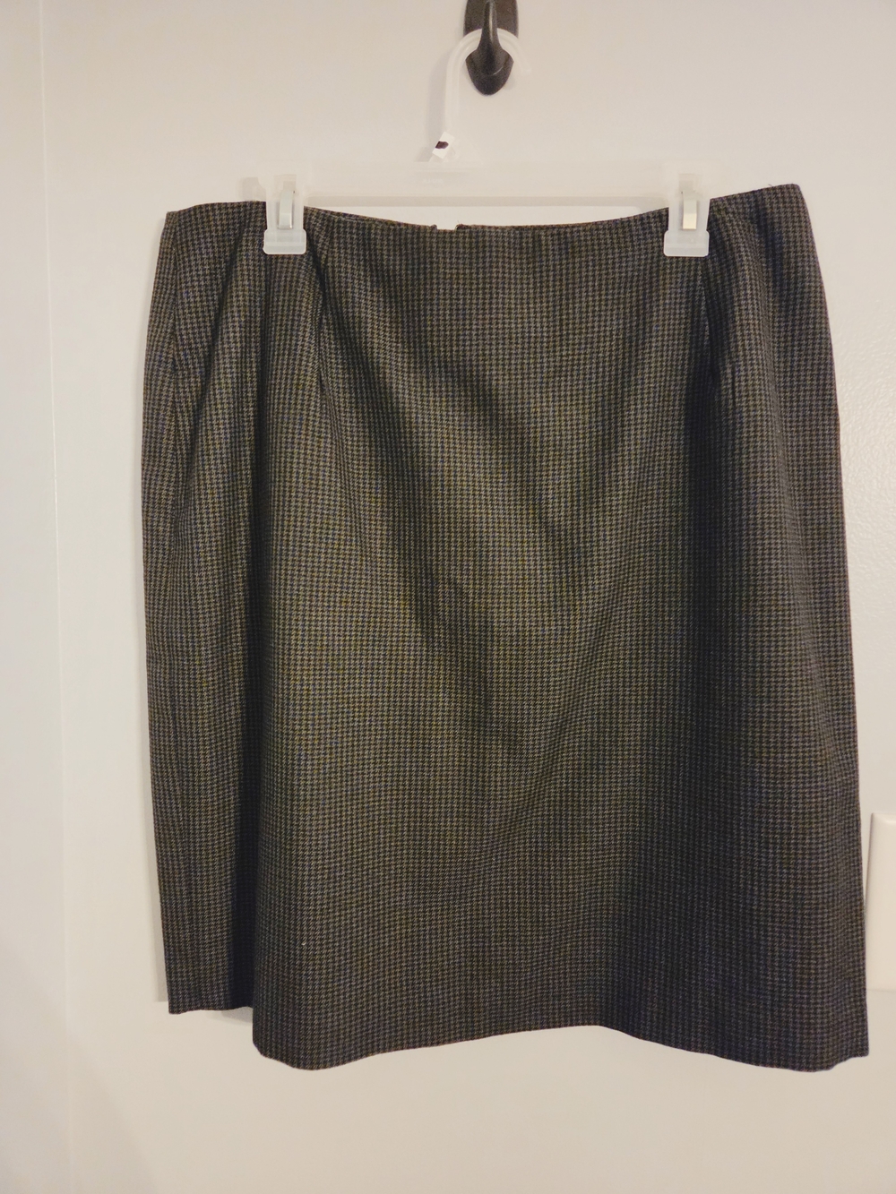 Tailored Women's Houndstooth Pencil Skirt - Green & Brown